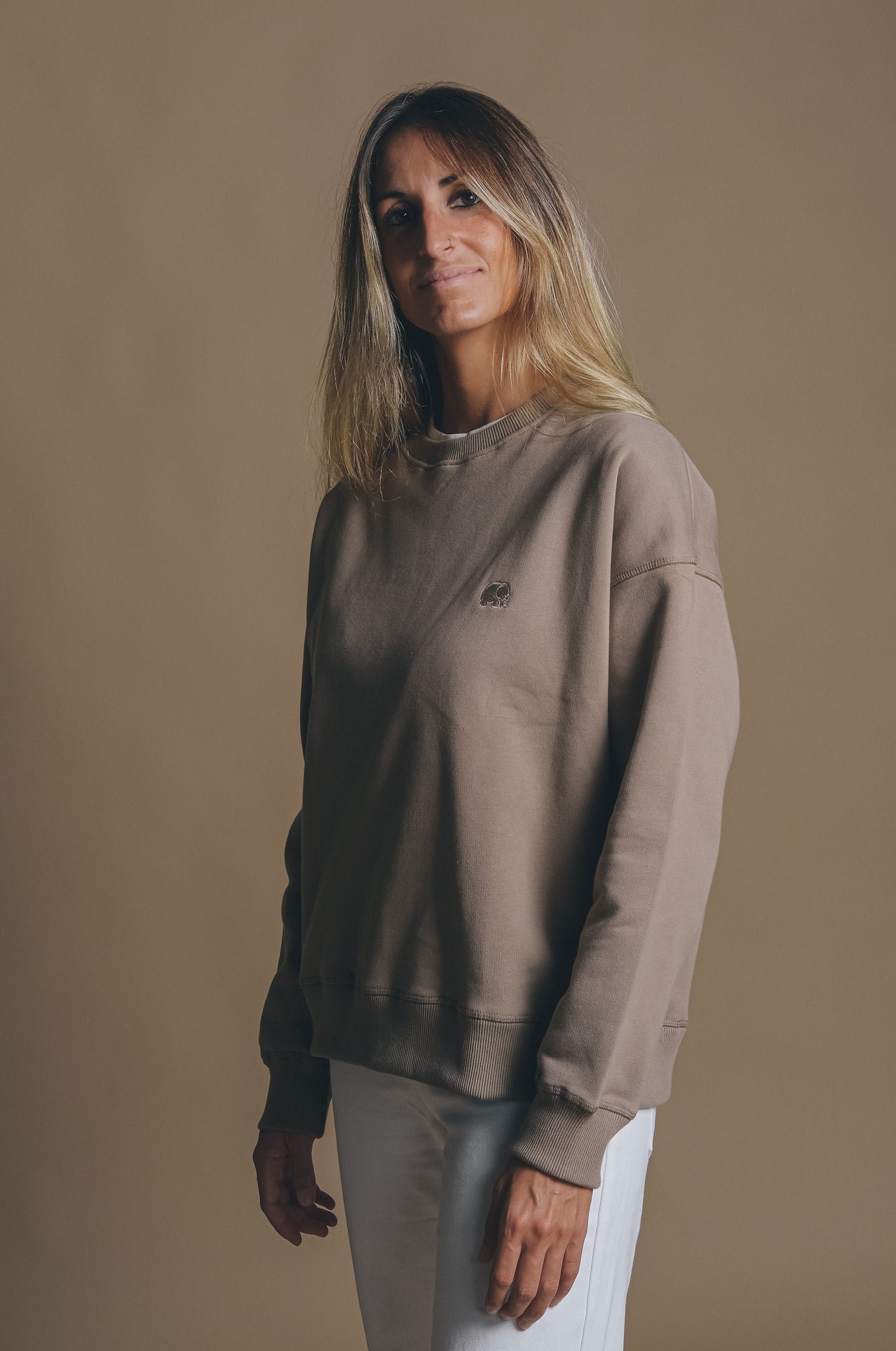 Naisten Oversized Collegepaita Beige