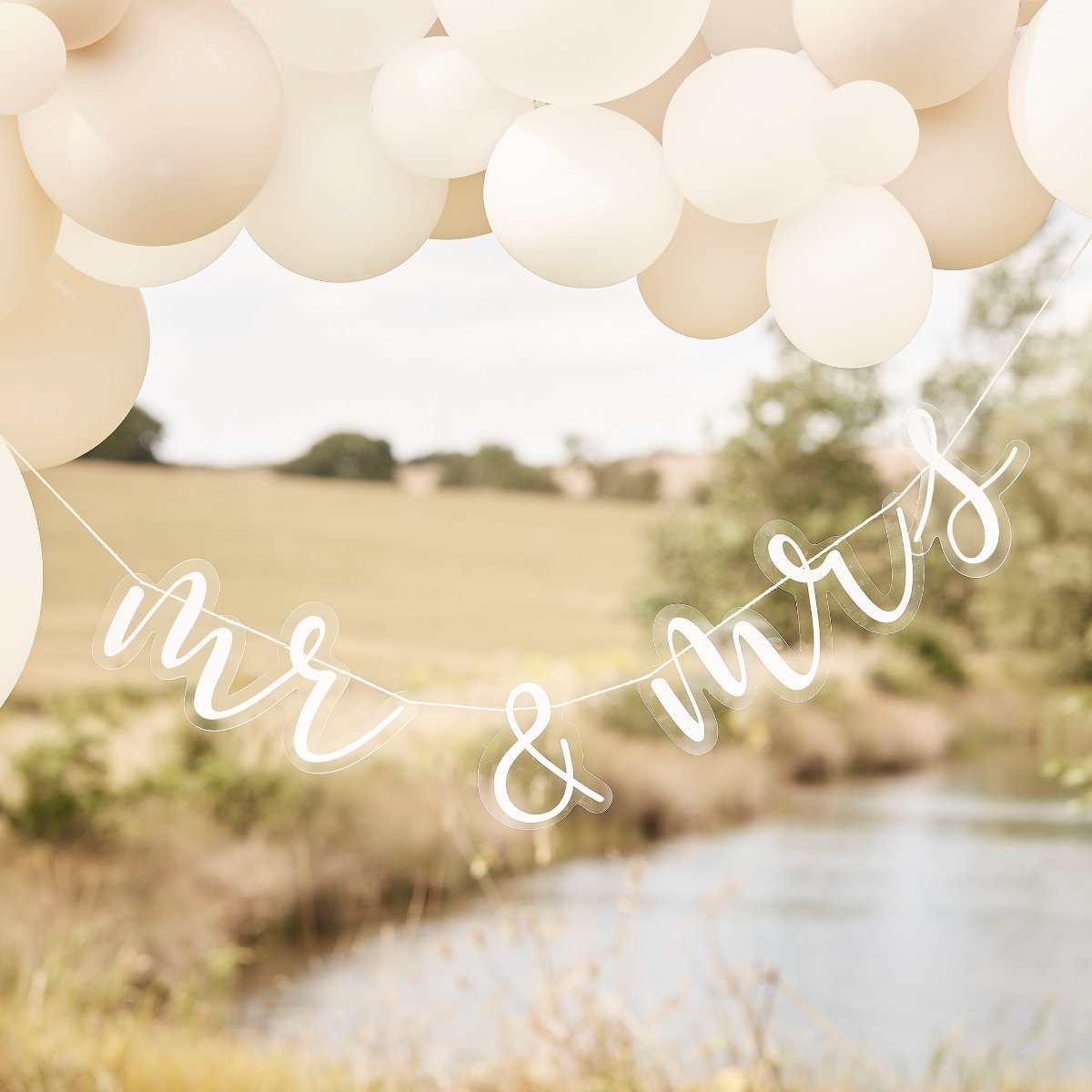 Akryylinen banneri - Mr & Mrs, 2M