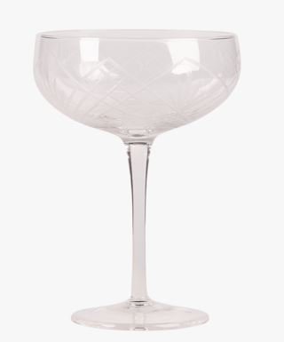 Alexis cocktaillasi läpikuultava