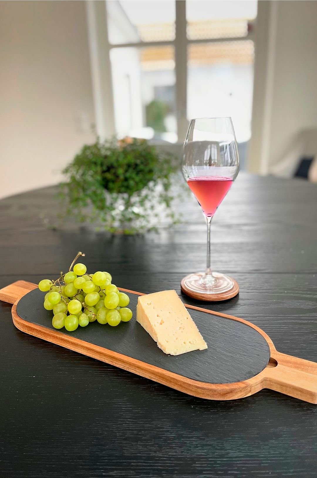 Tarjotin ja lautanen Tataki