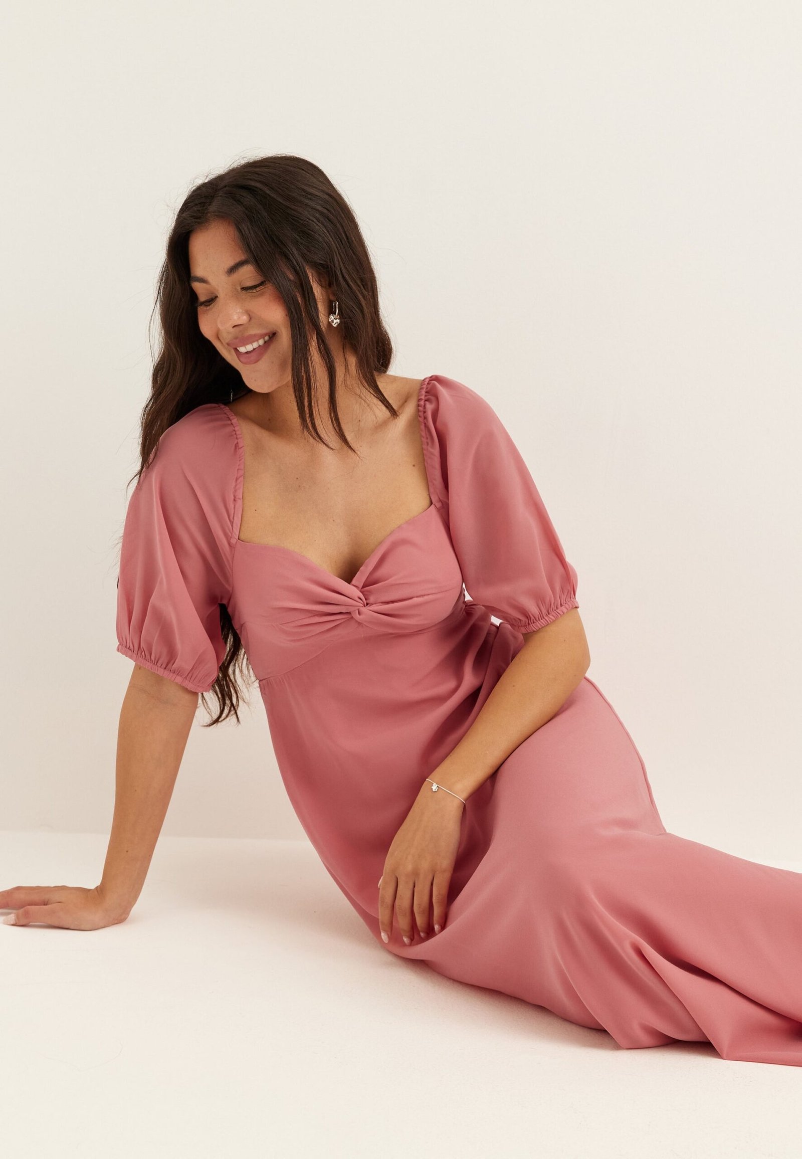 Twist Detail Short Sleeve Maxi Dress