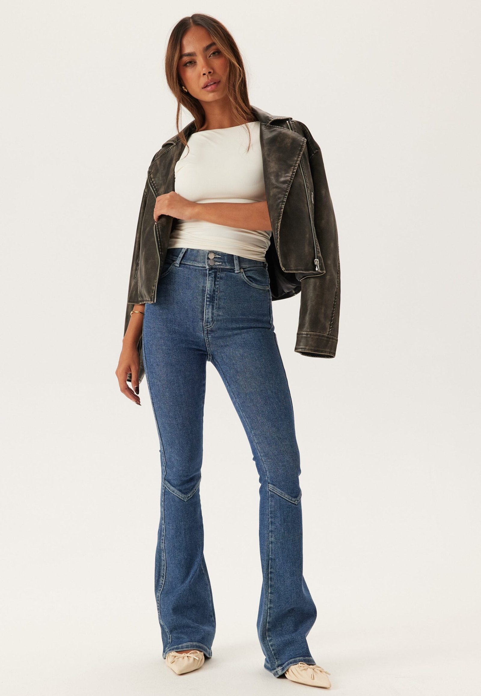 Moxy Flare V Cut