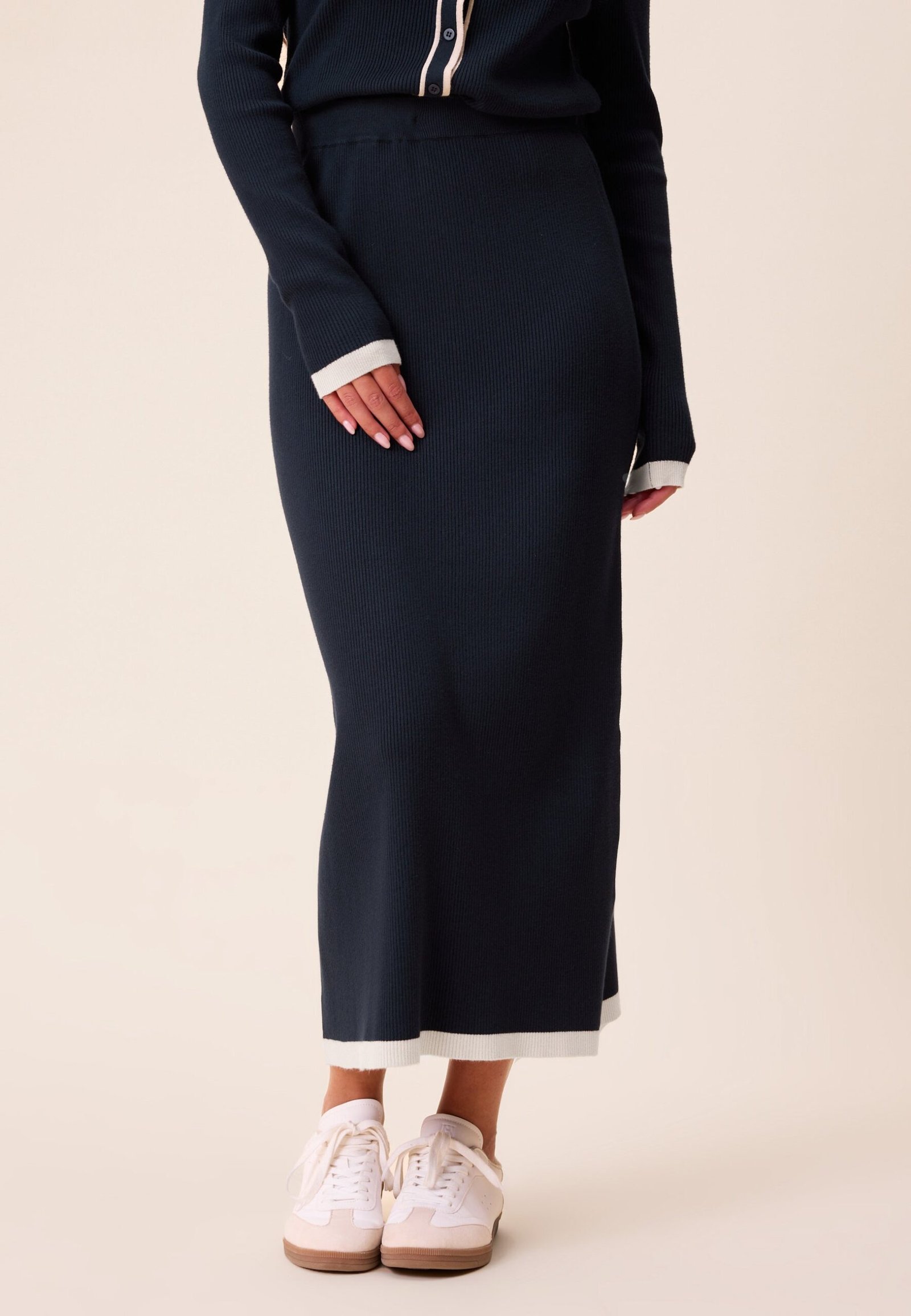 Contrast Knitted Midi Skirt