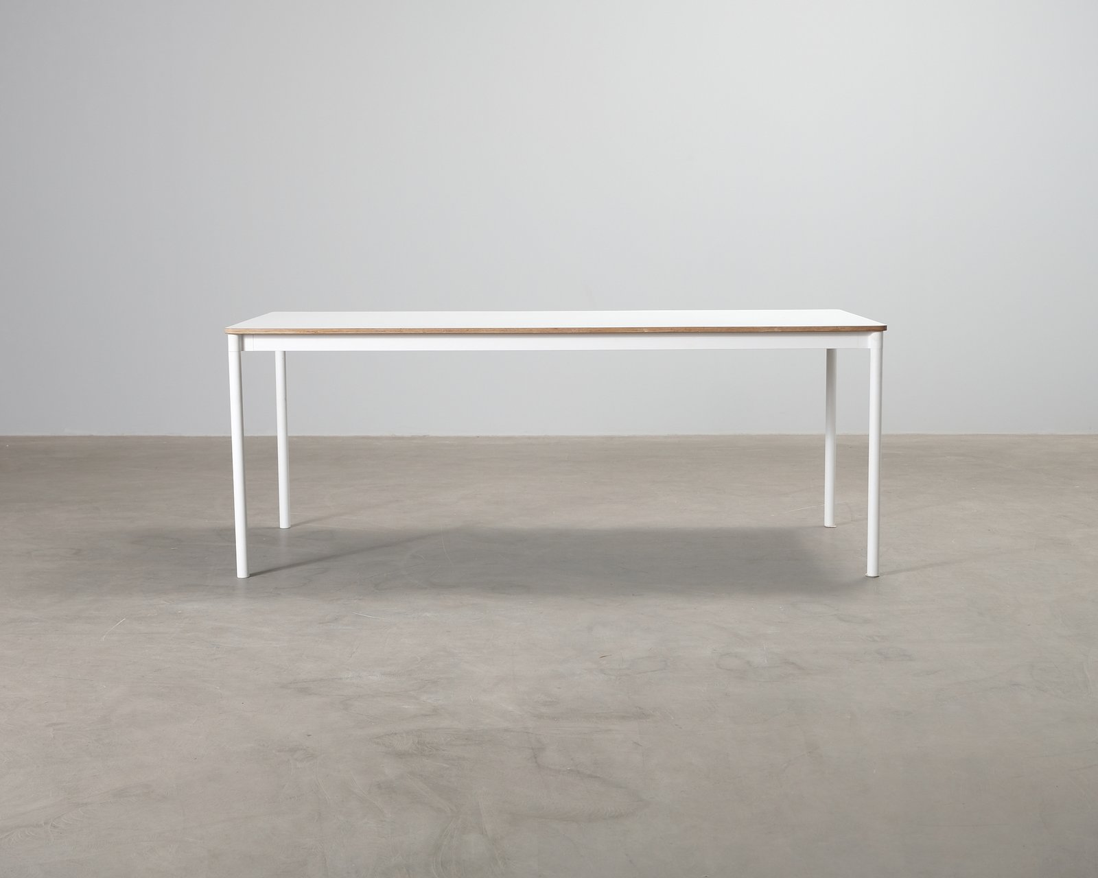 Muuto Base pöytä valkoinen