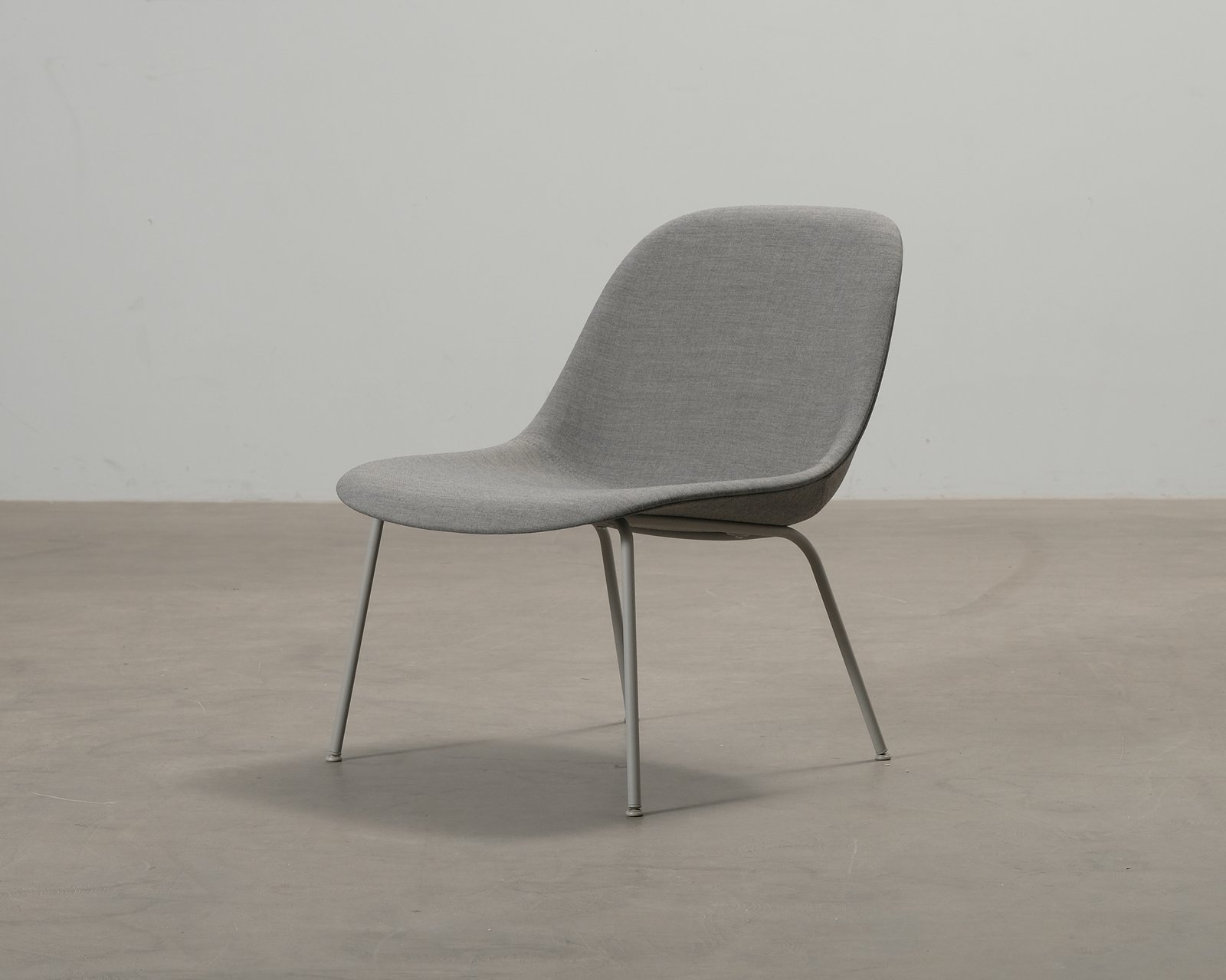 Muuto Fiber loungetuoli harmaa