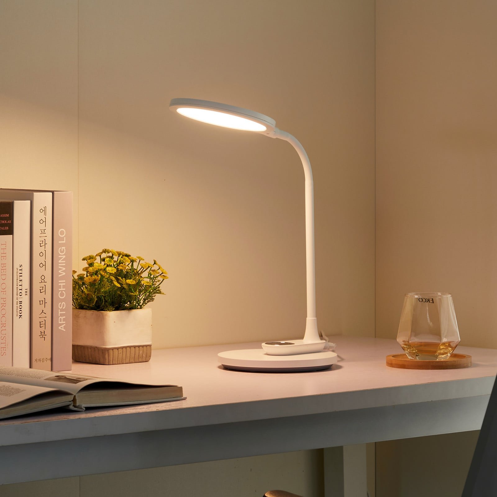 Valtaria LED Pöytävalaisin/Seinävalaisin CCT White