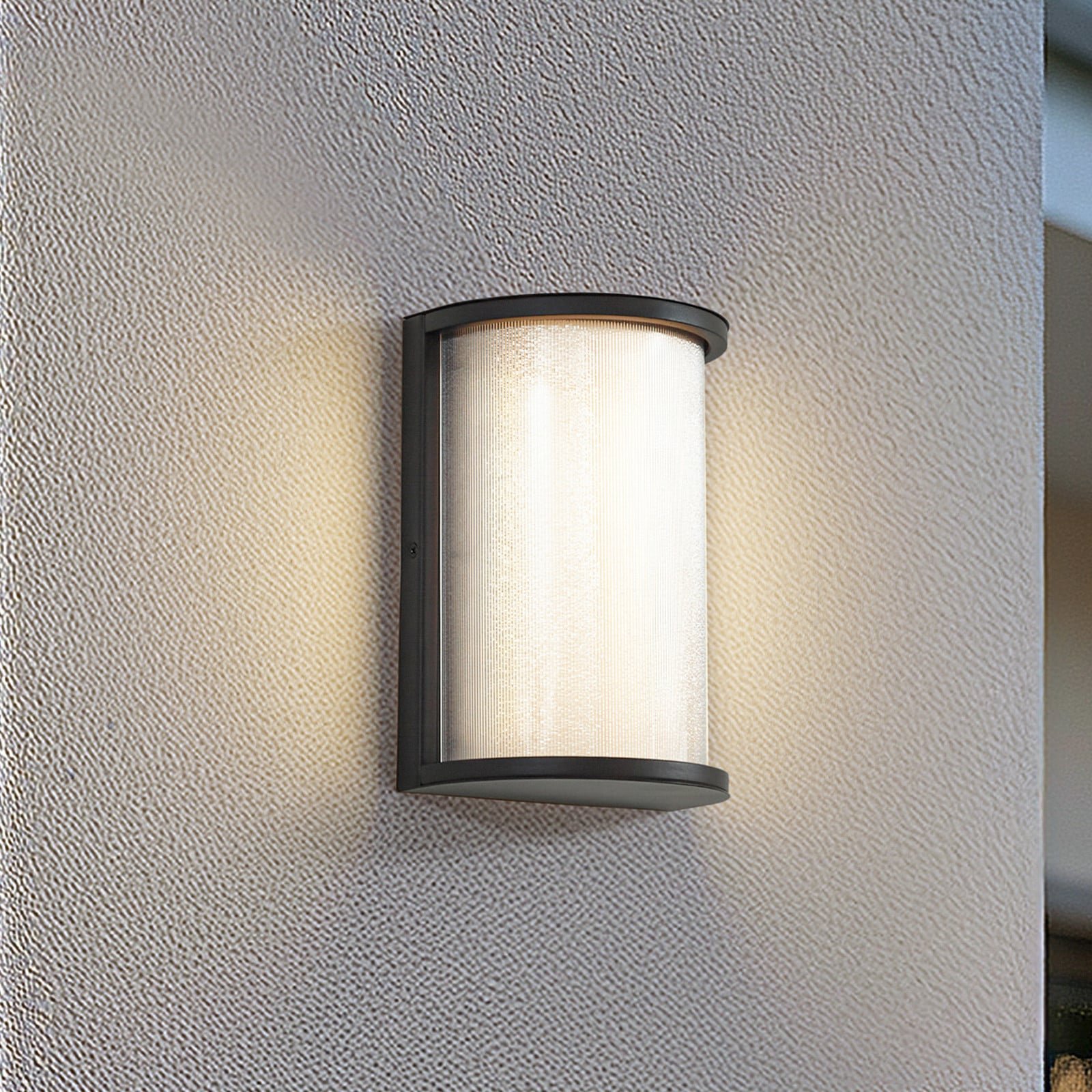 Calvik LED-ulkoseinävalaisin IP44 musta 24 cm uurrettu