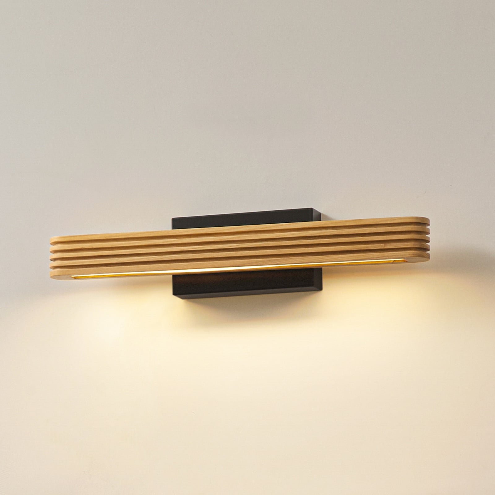 Lieske LED-seinävalaisin musta 40 cm puu