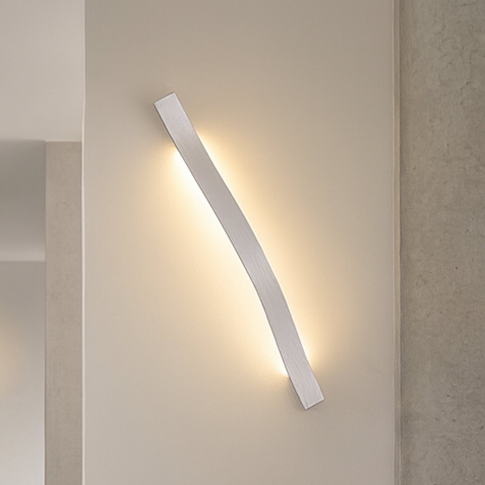 Alvon LED-seinävalaisin hopea korkeus 50 cm metalli