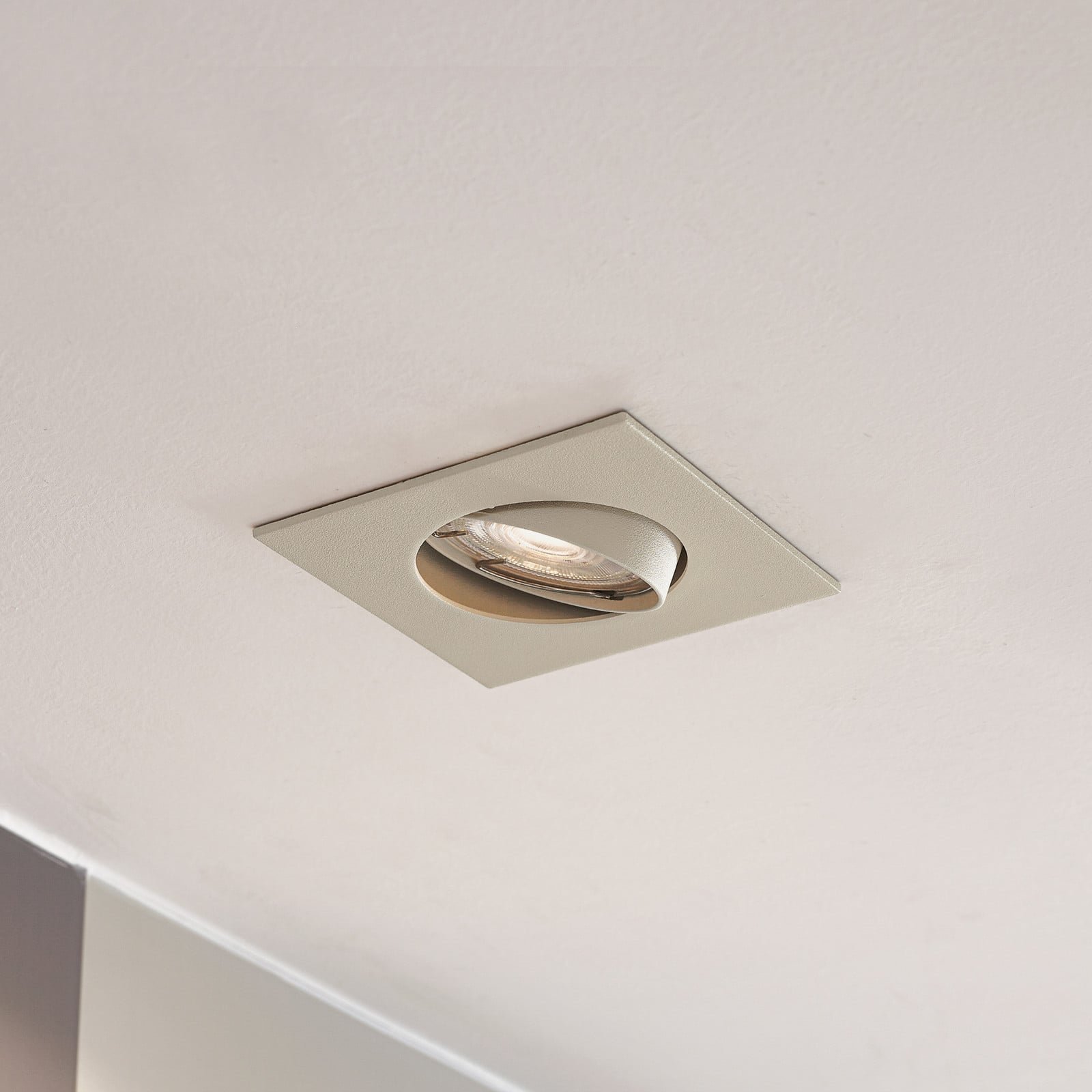 Fibur-uppovalaisin beige 9 cm GU10