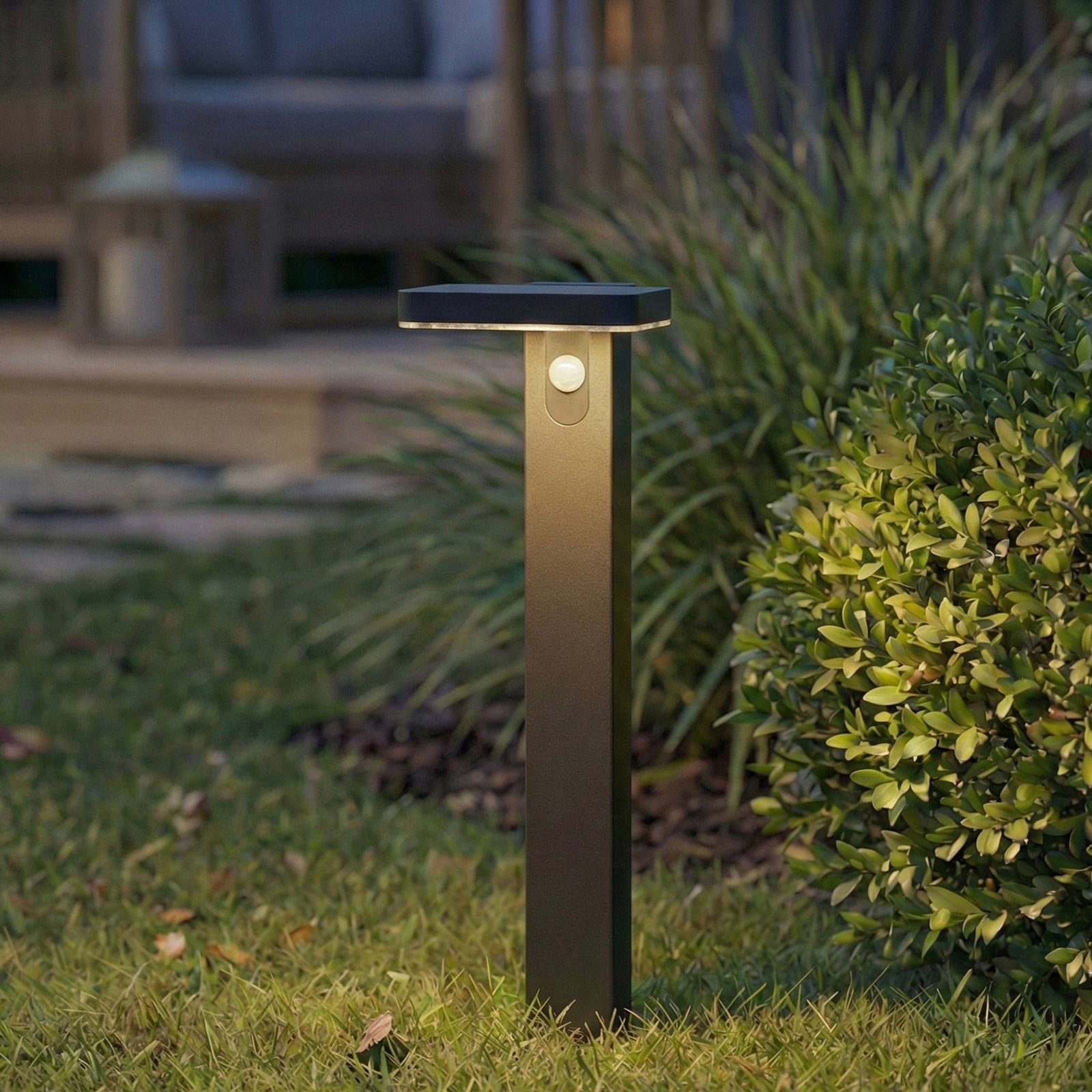 Tarlson LED-aurinkopolkupolkuvalo kulmikas antrasiitti anturi