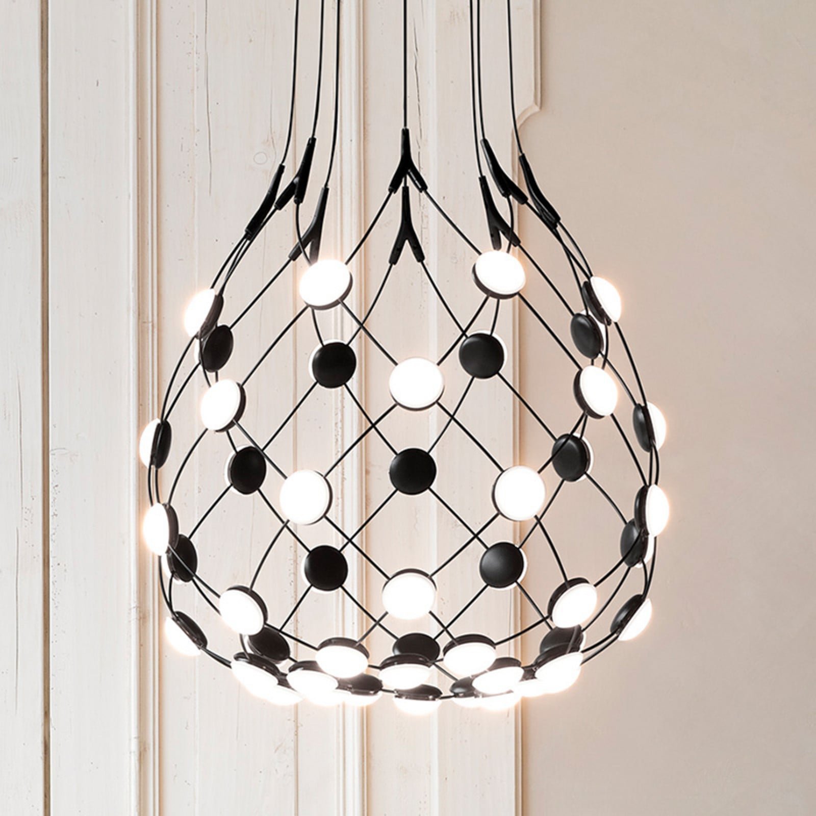 MESH riippuvalaisin musta 50 cm