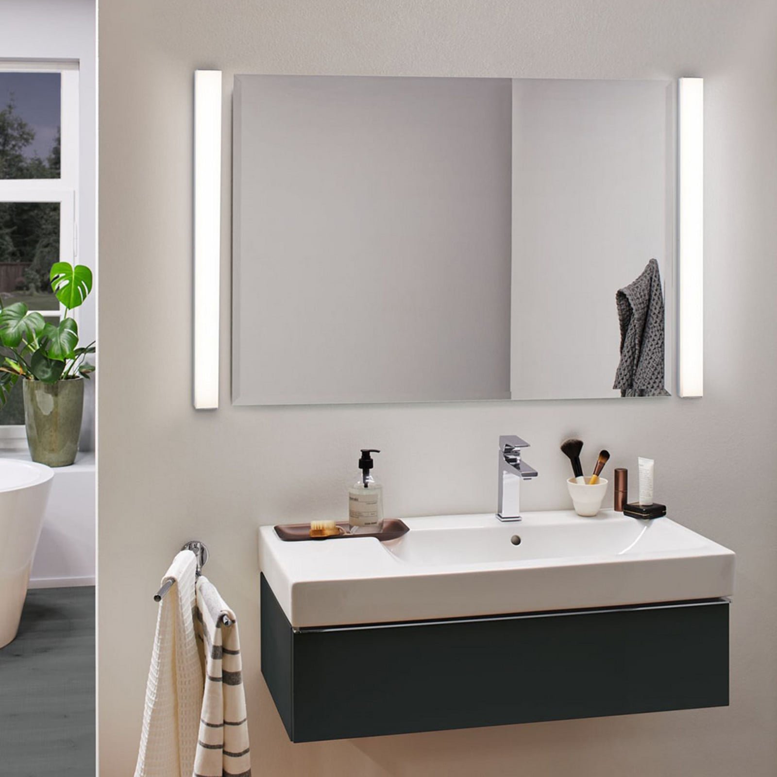 Tova LED Seinävalaisin TW 87W IP44 Dim. Kromi/Valkoinen