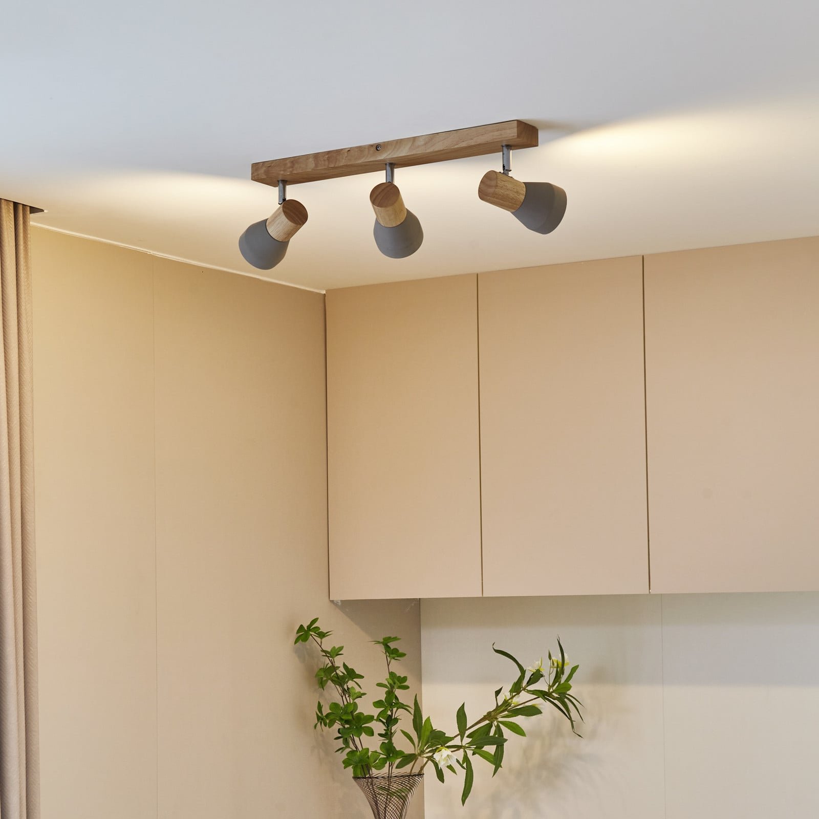 Filiz 3 Kattovalaisin Concrete/Wood