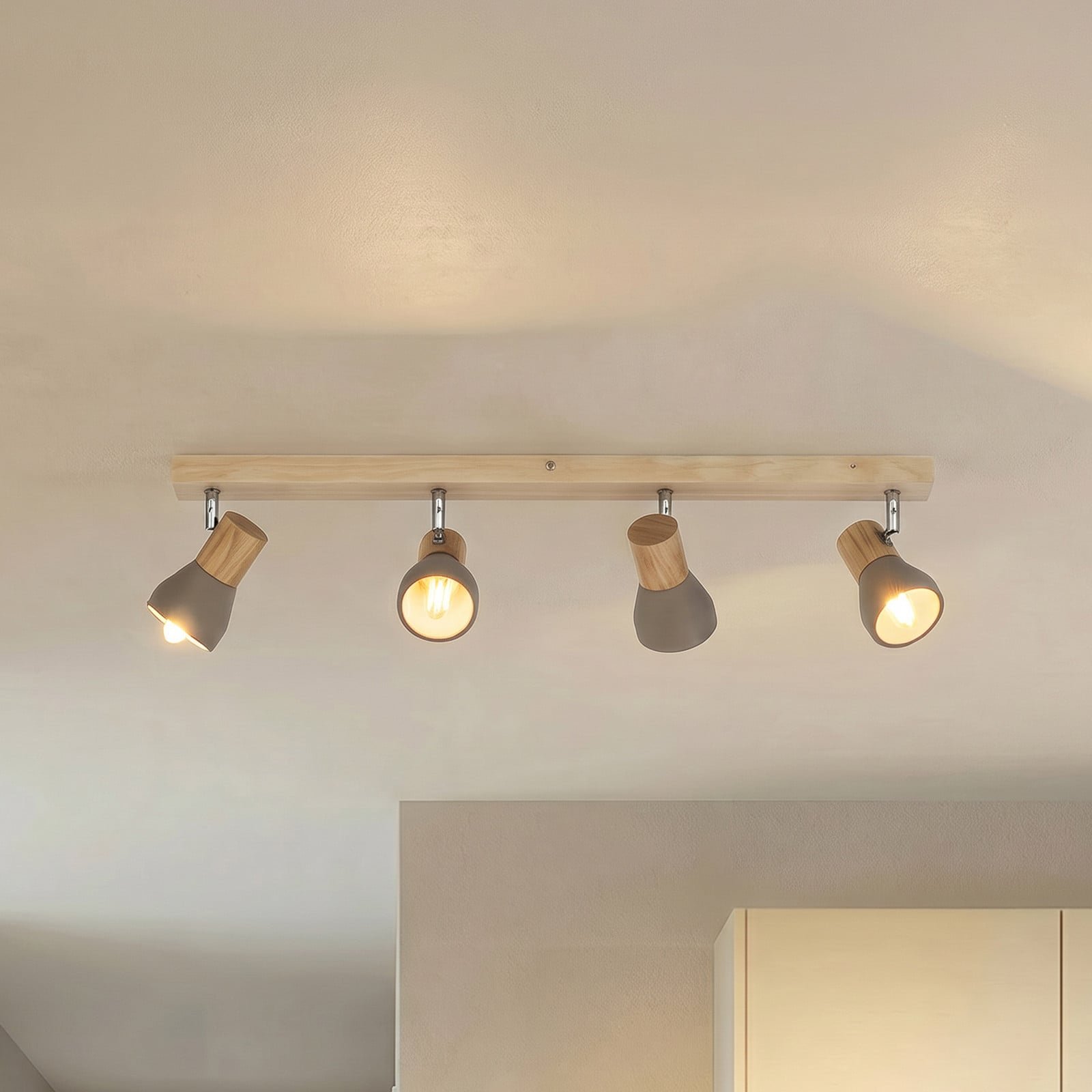 Filiz 4 Kattovalaisin Concrete/Wood