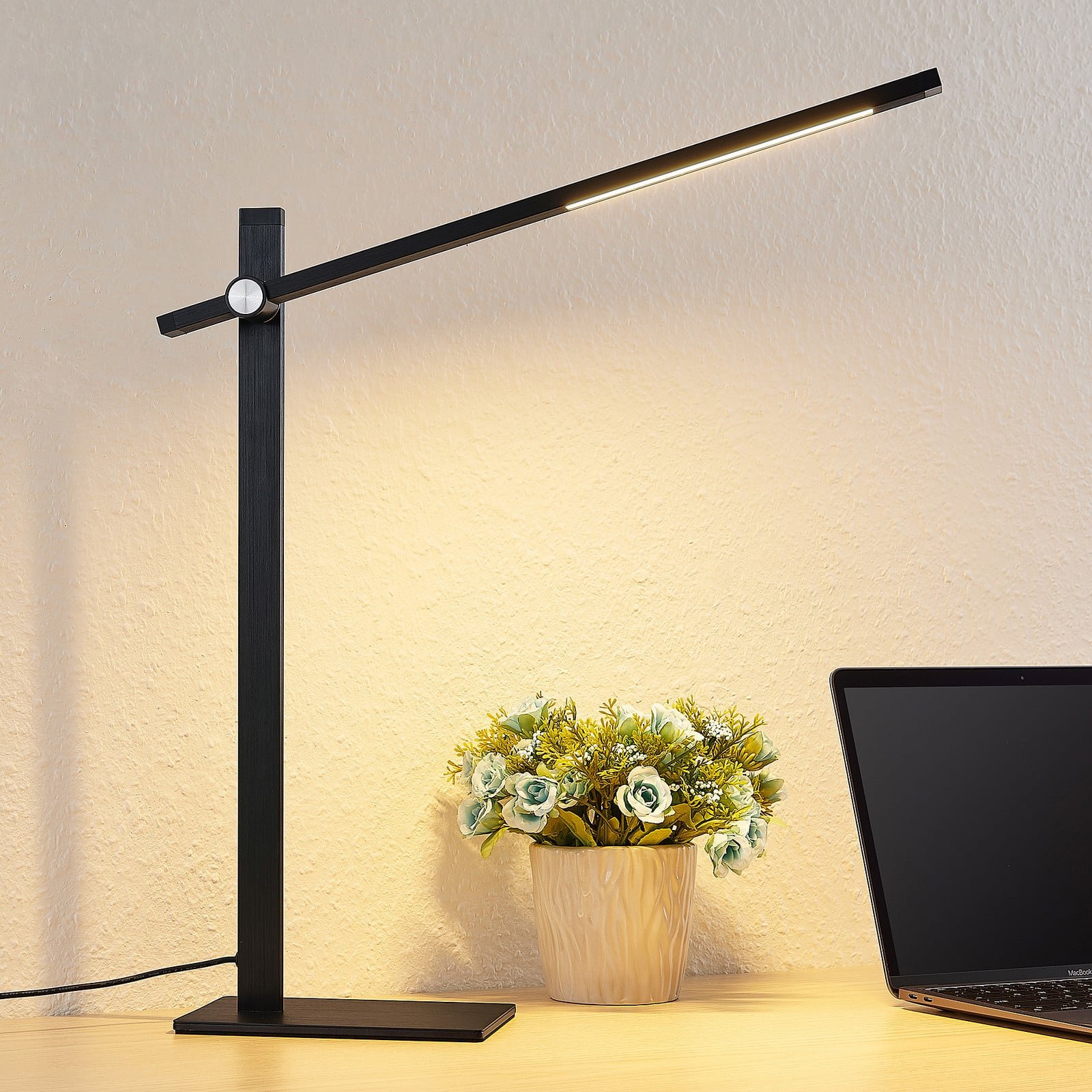 Wasko LED Pöytävalaisin Dim. Black