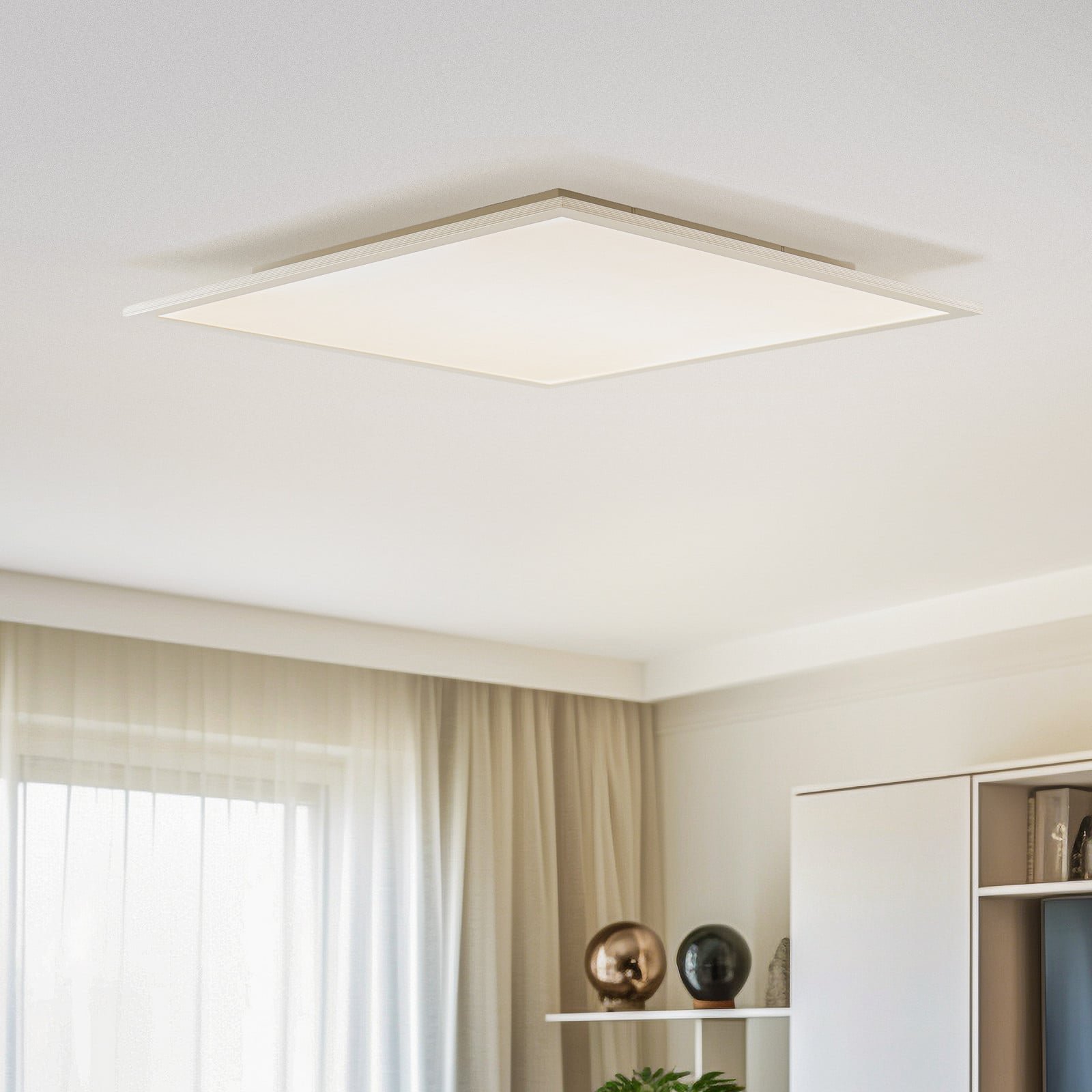 Livel LED Kattovalaisin 4.000K 62x62 White/Silver