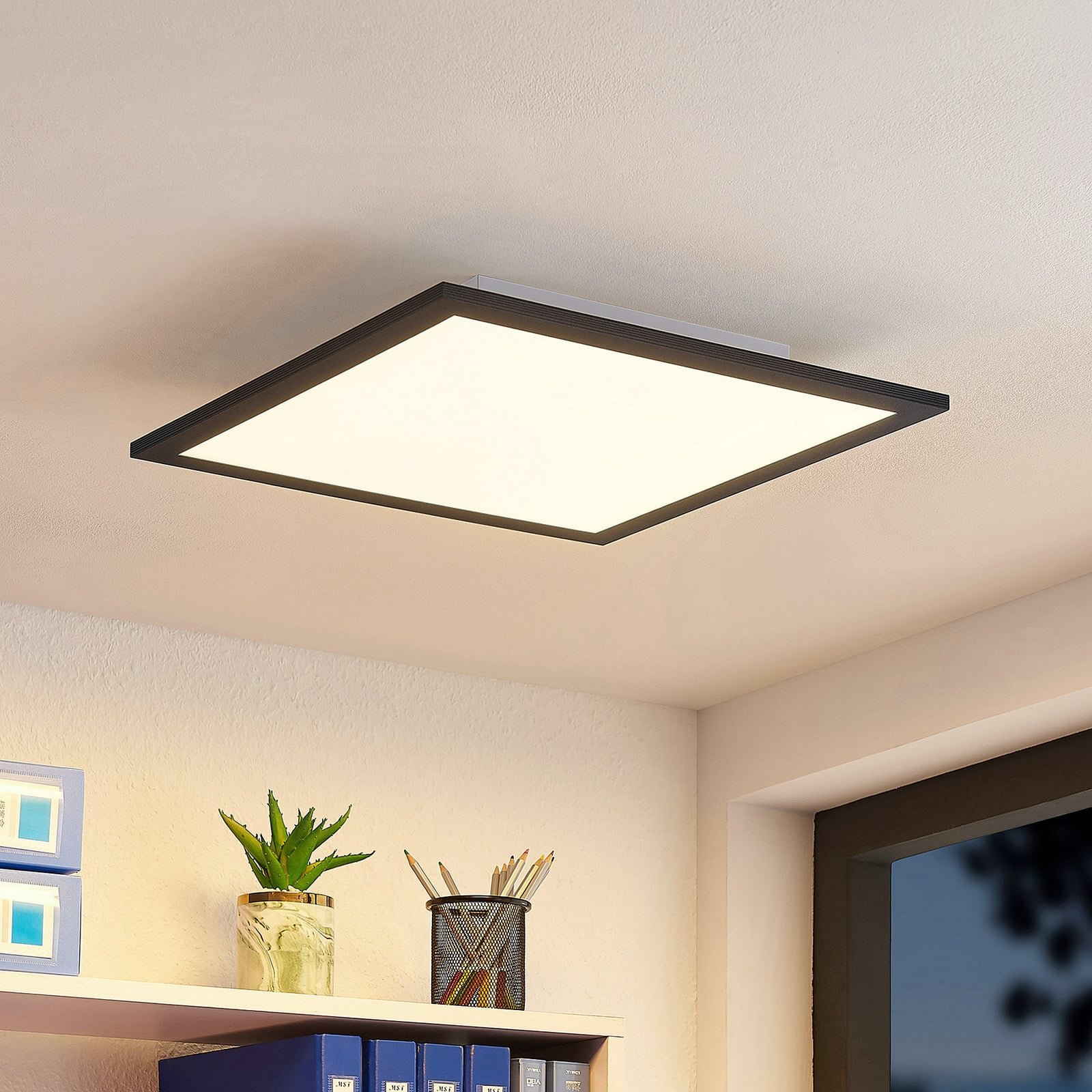 Nelios Kattovalaisin LED 2700-6500k 40x40 Black