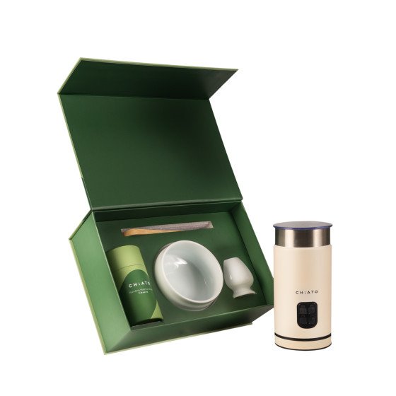 CHiATO milkPLAY -maidonvaahdotin ja Zen Pure White -matcha-teesetti