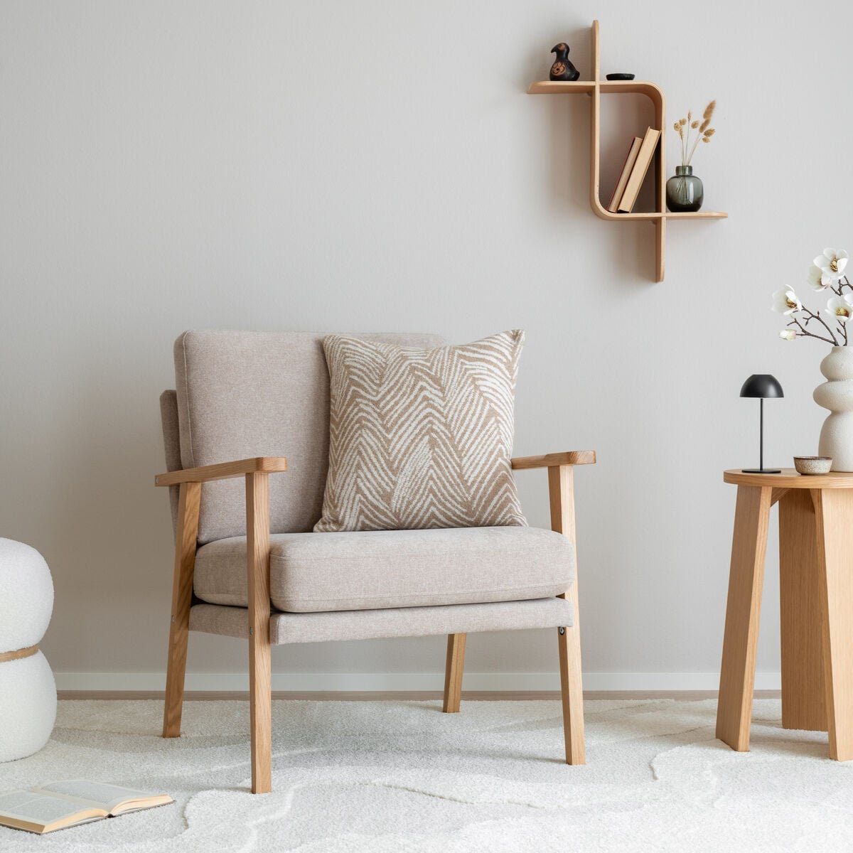Airy nojatuoli beige Storm 06, lakattu tammi käsinoja, asiakaspalautus