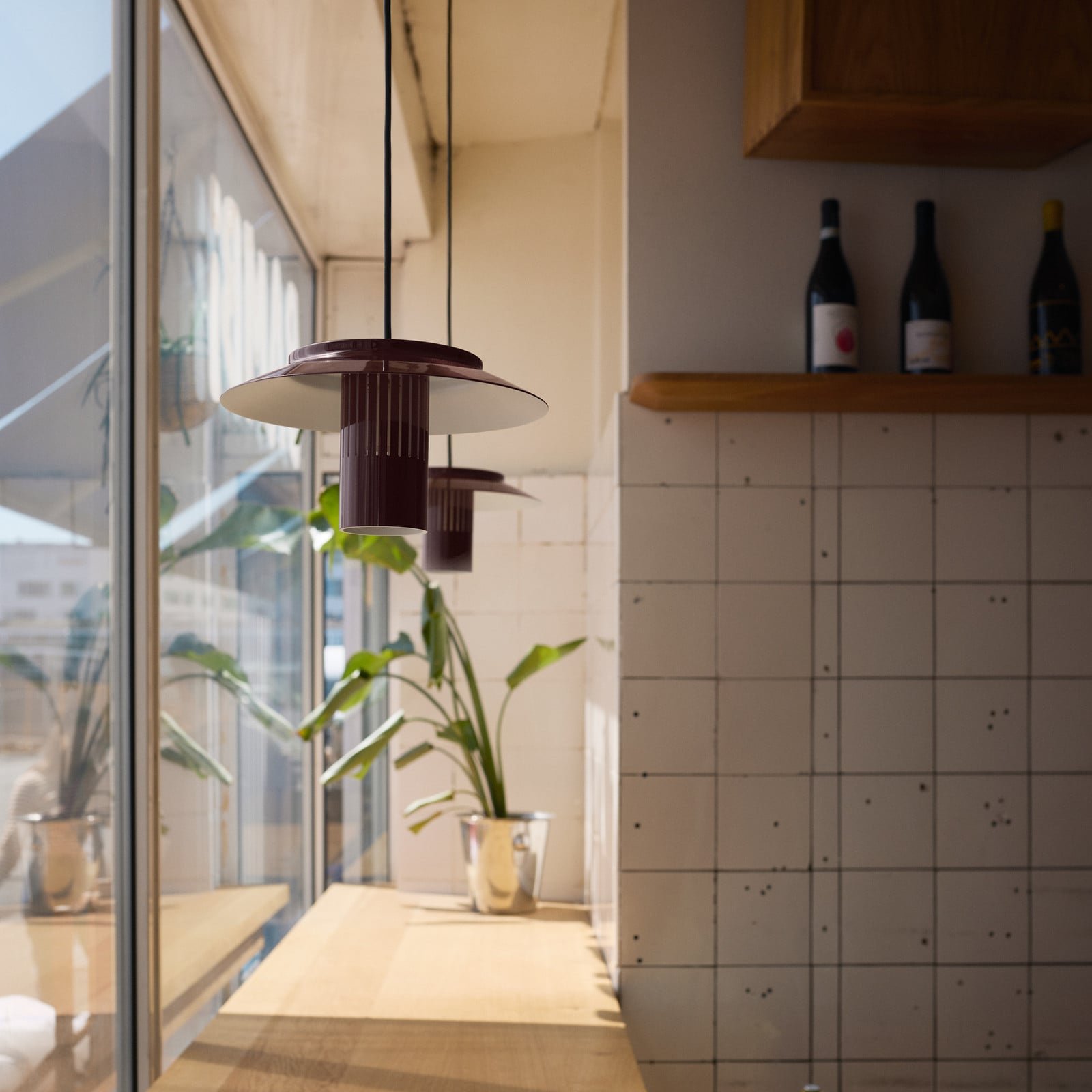Lille 24 riippuvalo, tummanpunainen, alumiini, Ø 24 cm - Pholc - Keittiö - Design - Yksilamppuinen