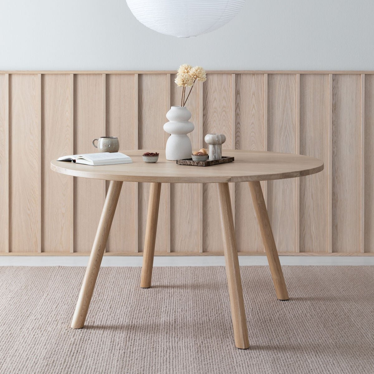 Kaiku pyöreä ruokapöytä Ø130 cm lakattu tammi